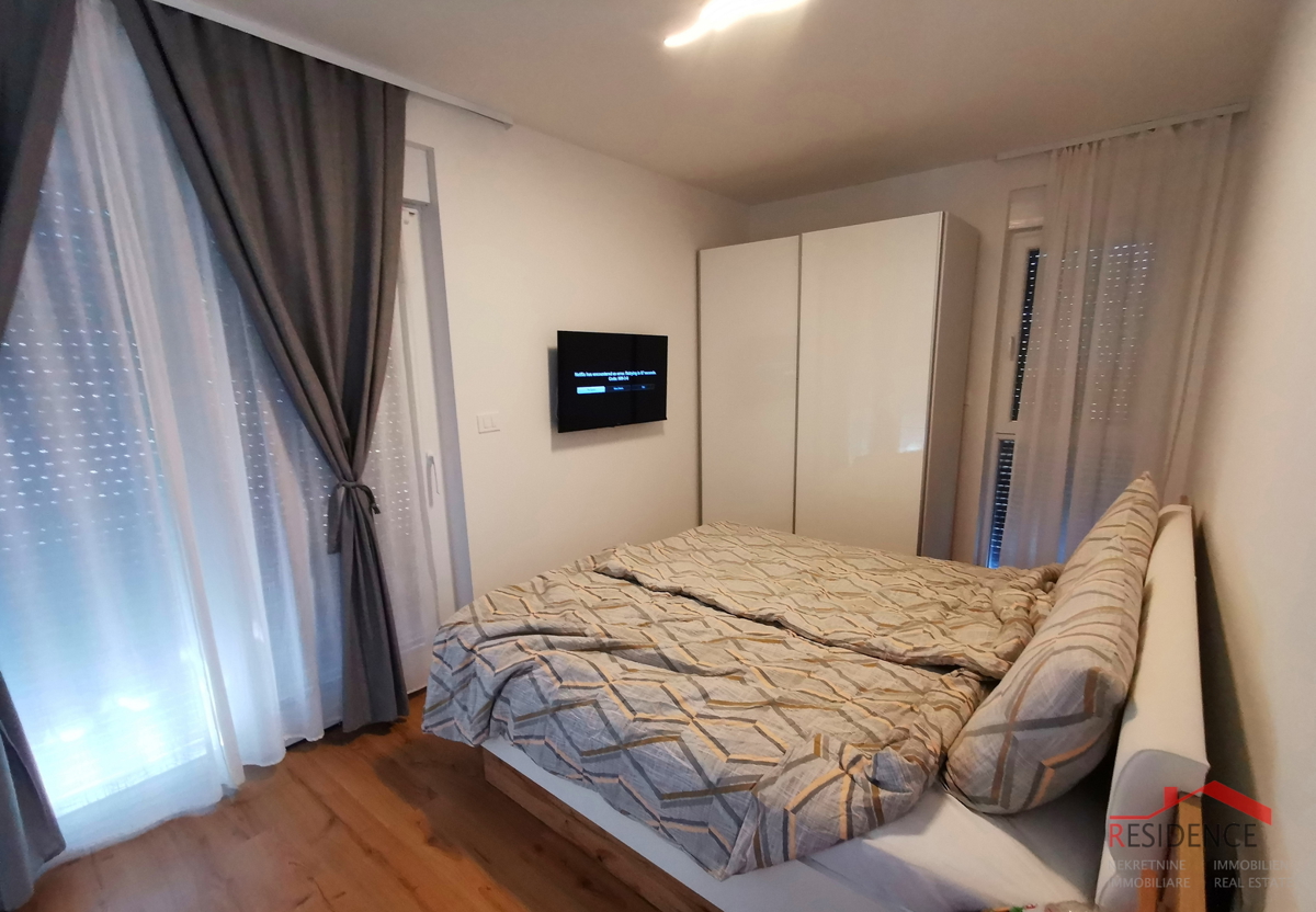 Pola, dintorni, nuova casa con piscina