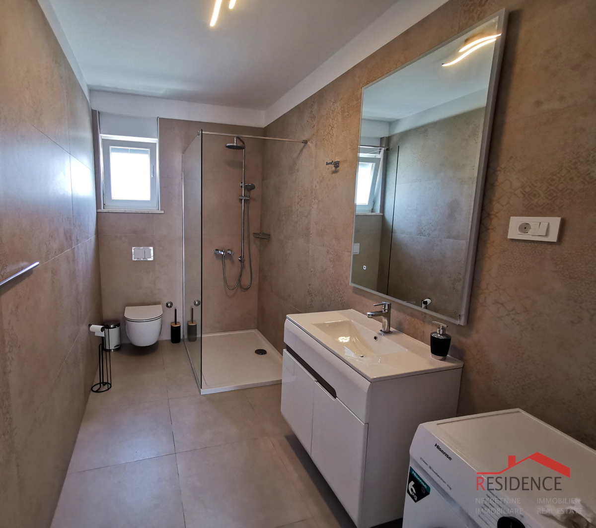 Pola, dintorni, nuova casa con piscina