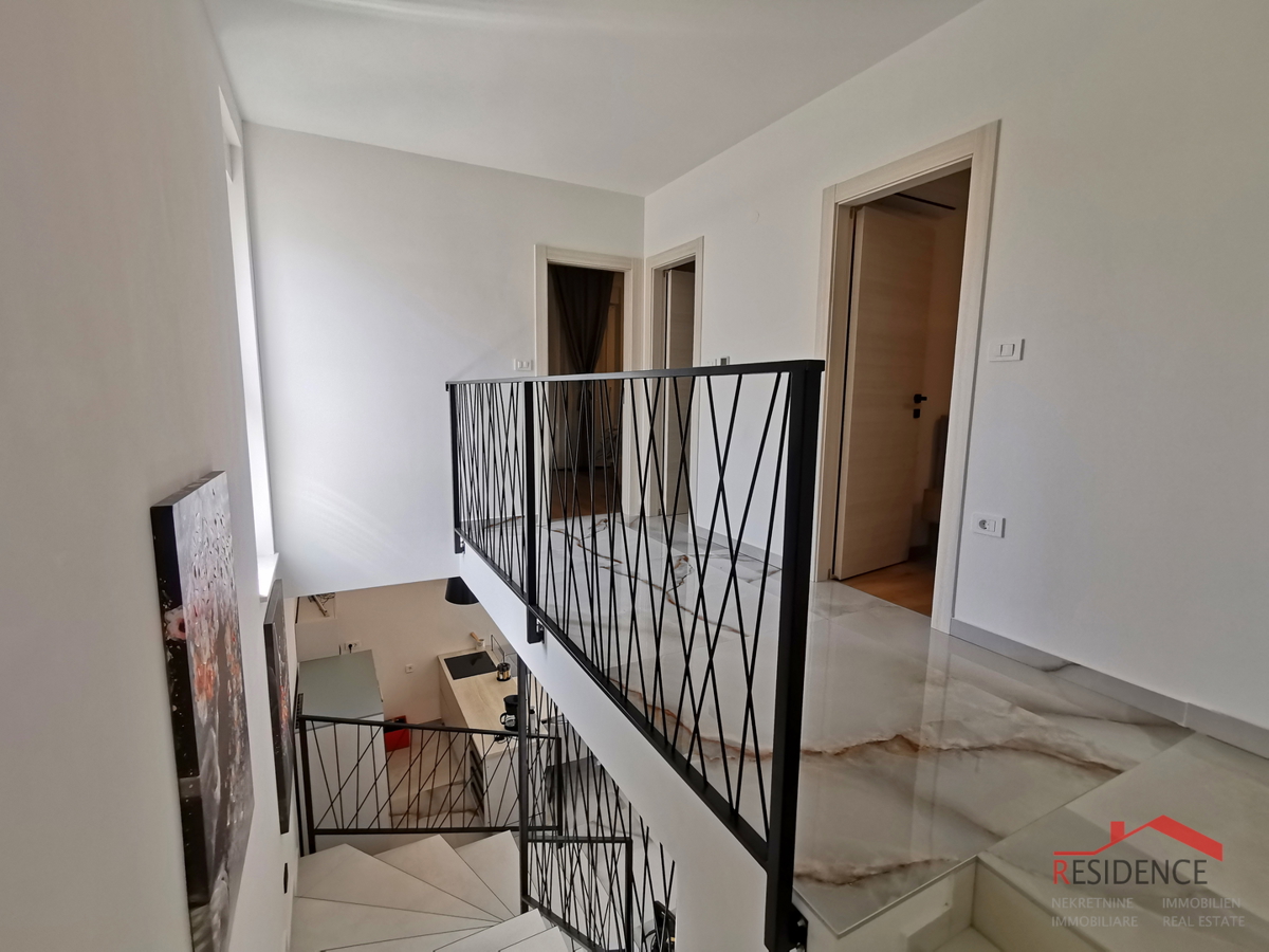 Pola, dintorni, nuova casa con piscina