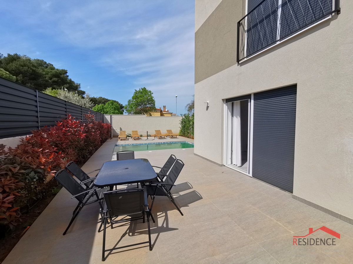 Pola, dintorni, nuova casa con piscina