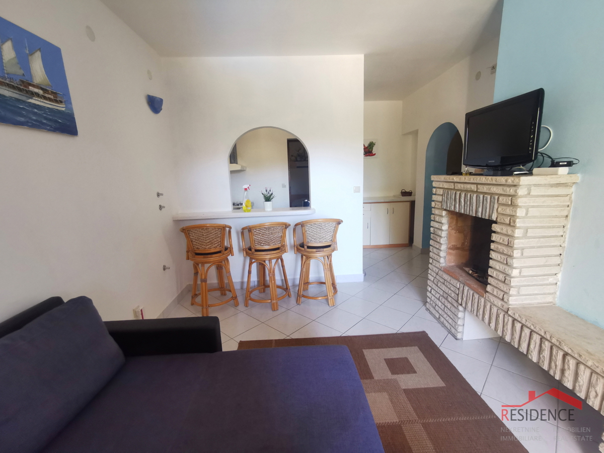 CASA A BANJOLE CON PISCINA, 6 APPARTAMENTI