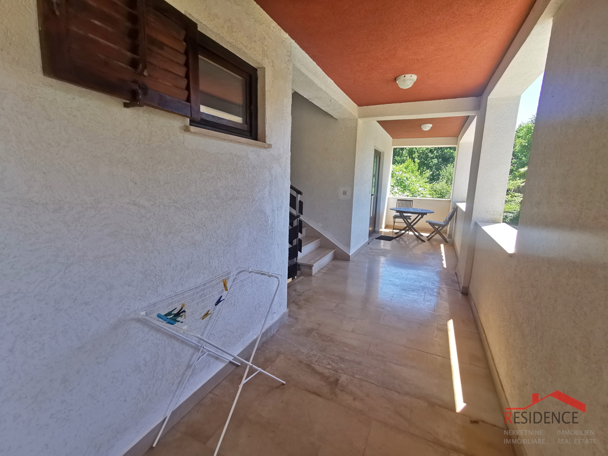 CASA A BANJOLE CON PISCINA, 6 APPARTAMENTI