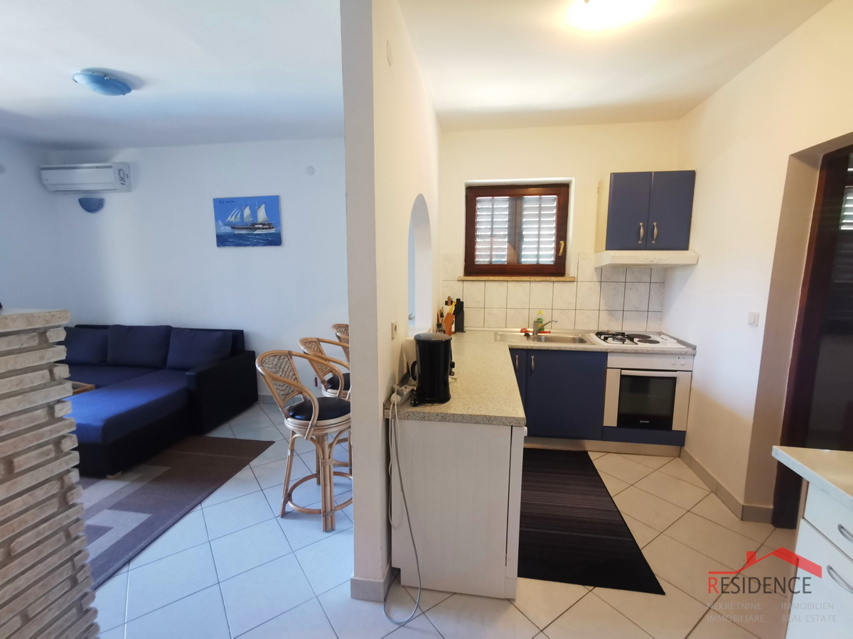 CASA A BANJOLE CON PISCINA, 6 APPARTAMENTI