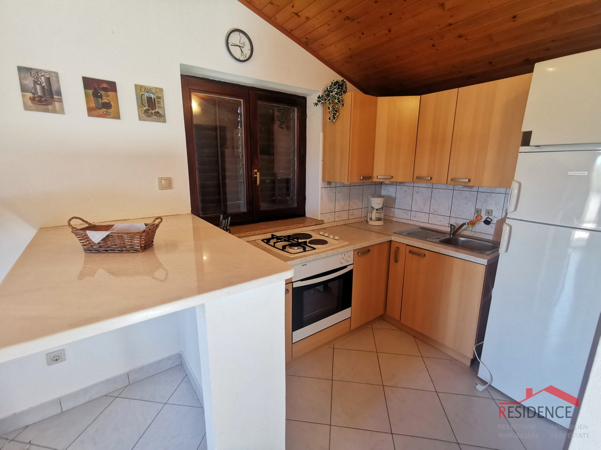 CASA A BANJOLE CON PISCINA, 6 APPARTAMENTI