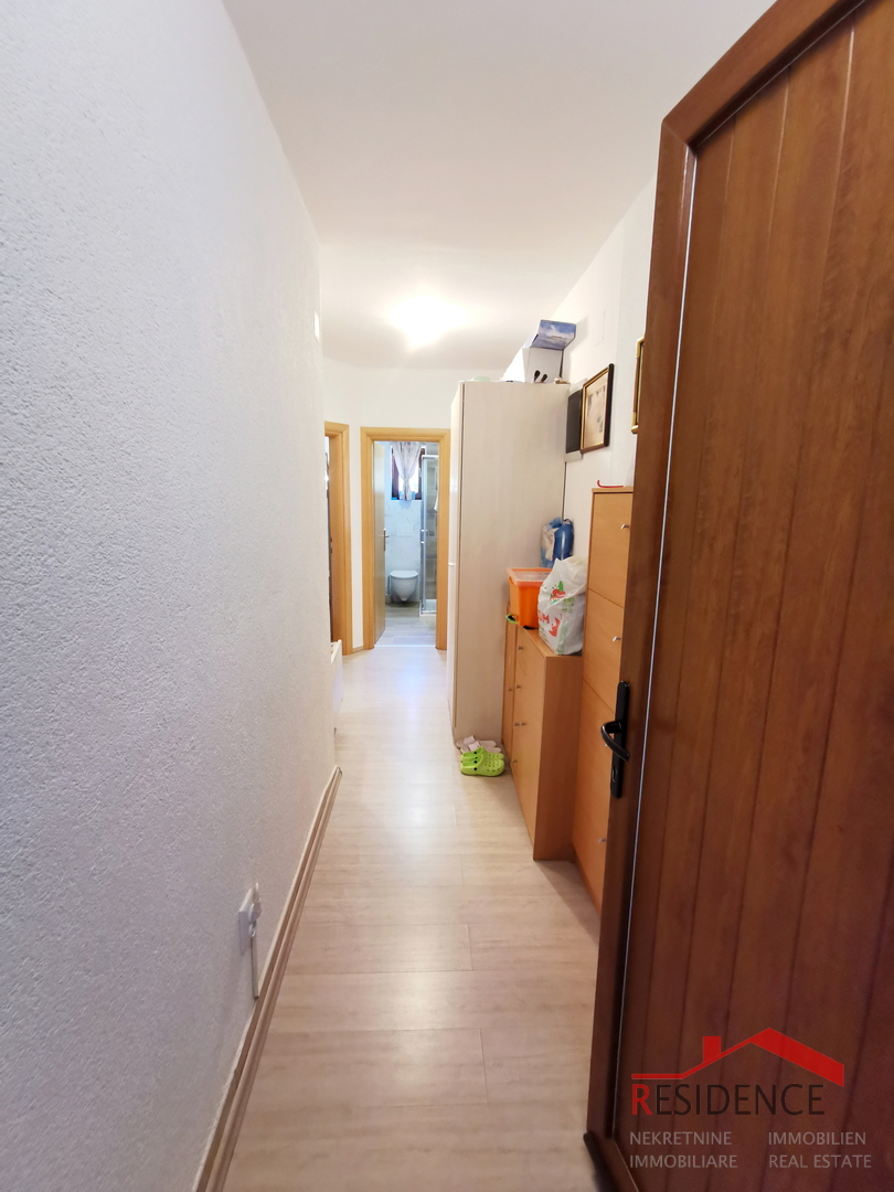 Vendita esclusiva di un appartamento con giardino a Banjole - Volme