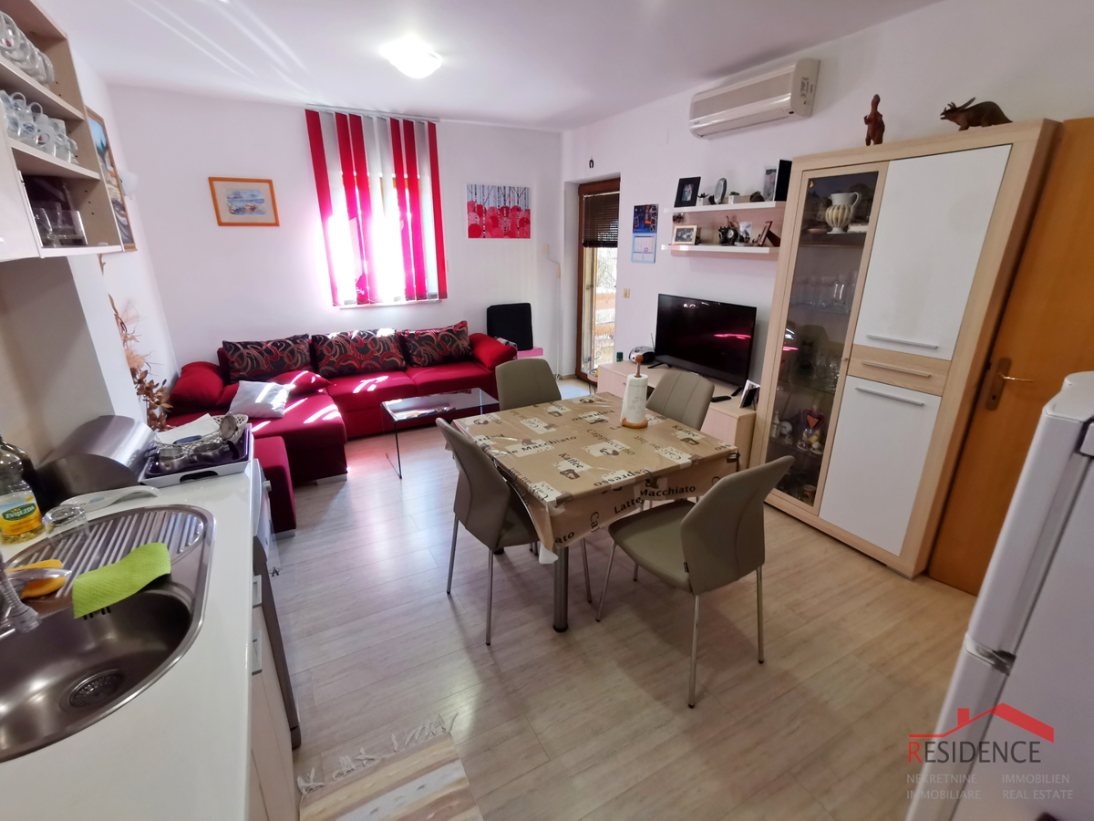 Vendita esclusiva di un appartamento con giardino a Banjole - Volme