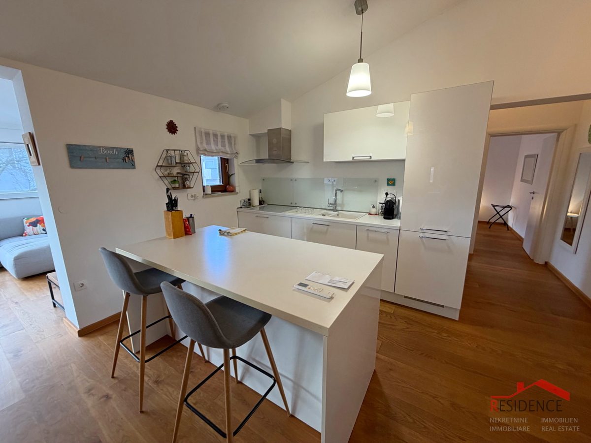 Štinjan, 1° piano, 2 camere da letto, 2 posti auto