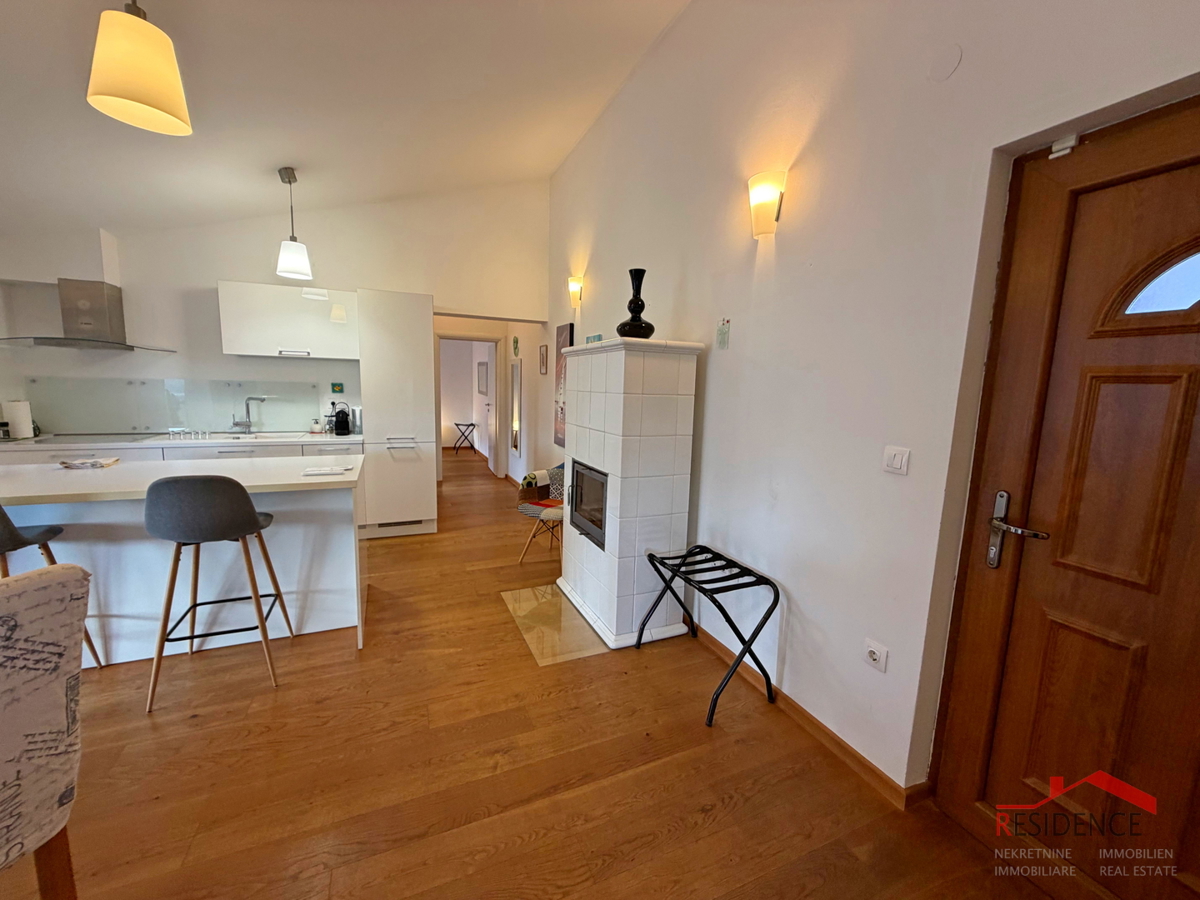 Štinjan, 1° piano, 2 camere da letto, 2 posti auto