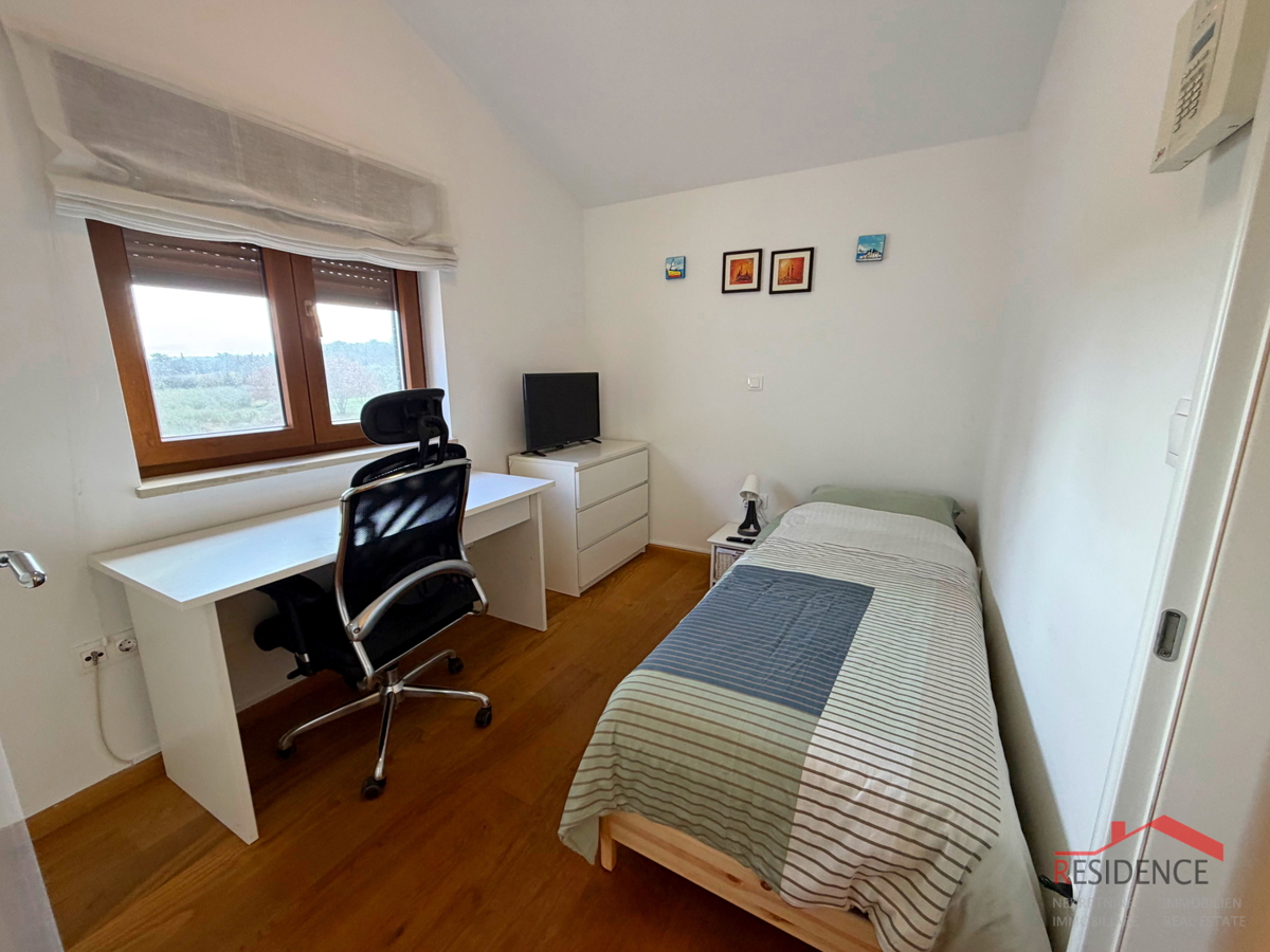 Štinjan, 1° piano, 2 camere da letto, 2 posti auto