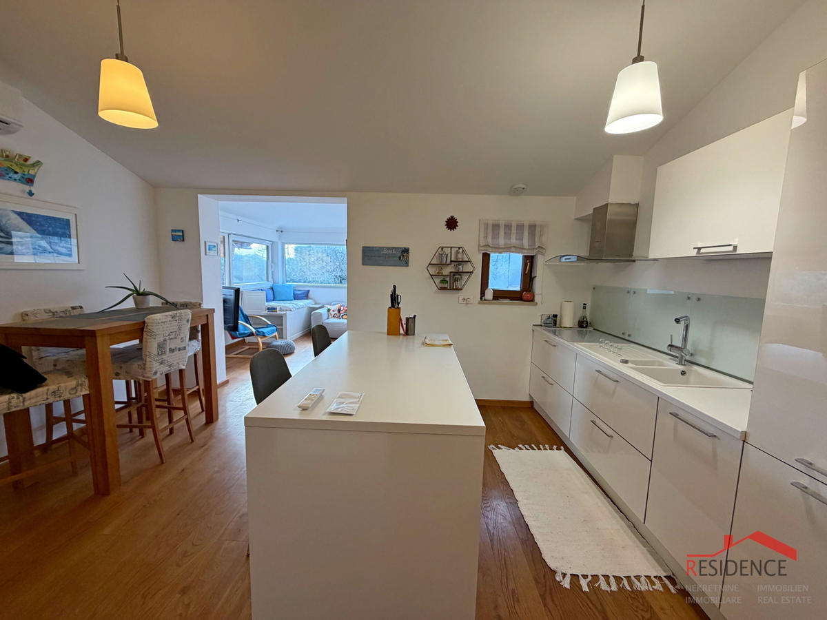 Štinjan, 1° piano, 2 camere da letto, 2 posti auto