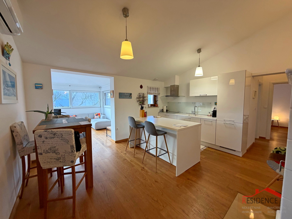 Štinjan, 1° piano, 2 camere da letto, 2 posti auto