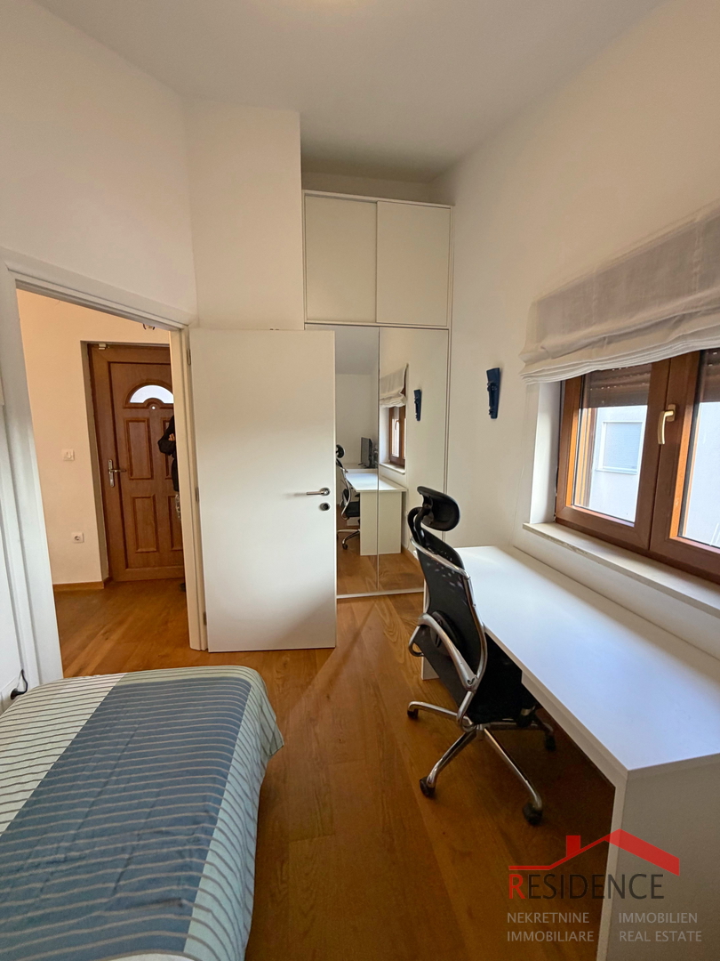 Štinjan, 1° piano, 2 camere da letto, 2 posti auto