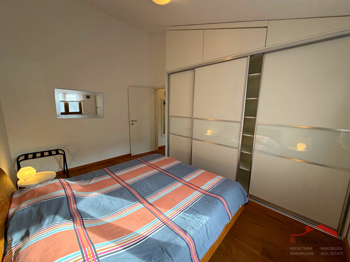 Štinjan, 1° piano, 2 camere da letto, 2 posti auto