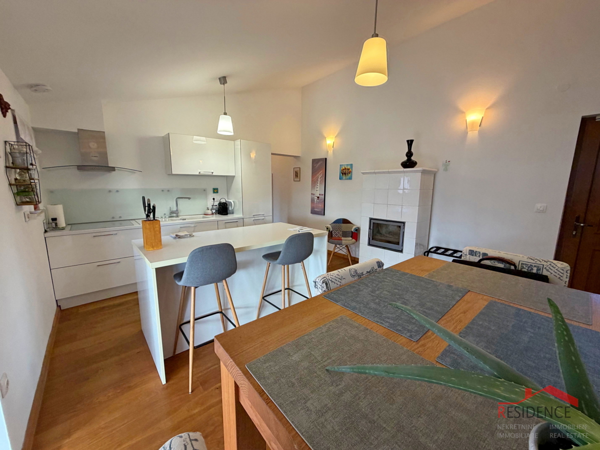 Štinjan, 1° piano, 2 camere da letto, 2 posti auto