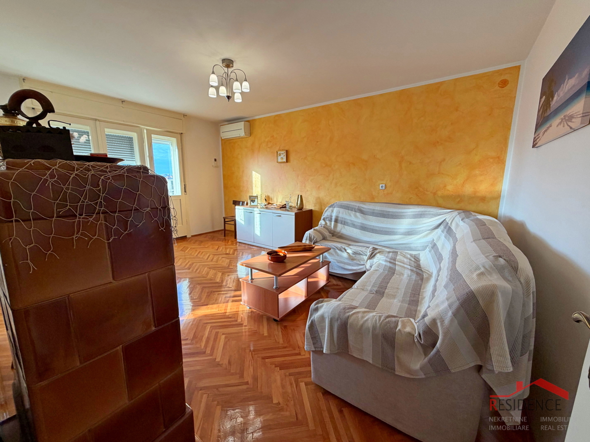 Pola, Kaštanjer, appartamento al 2° piano