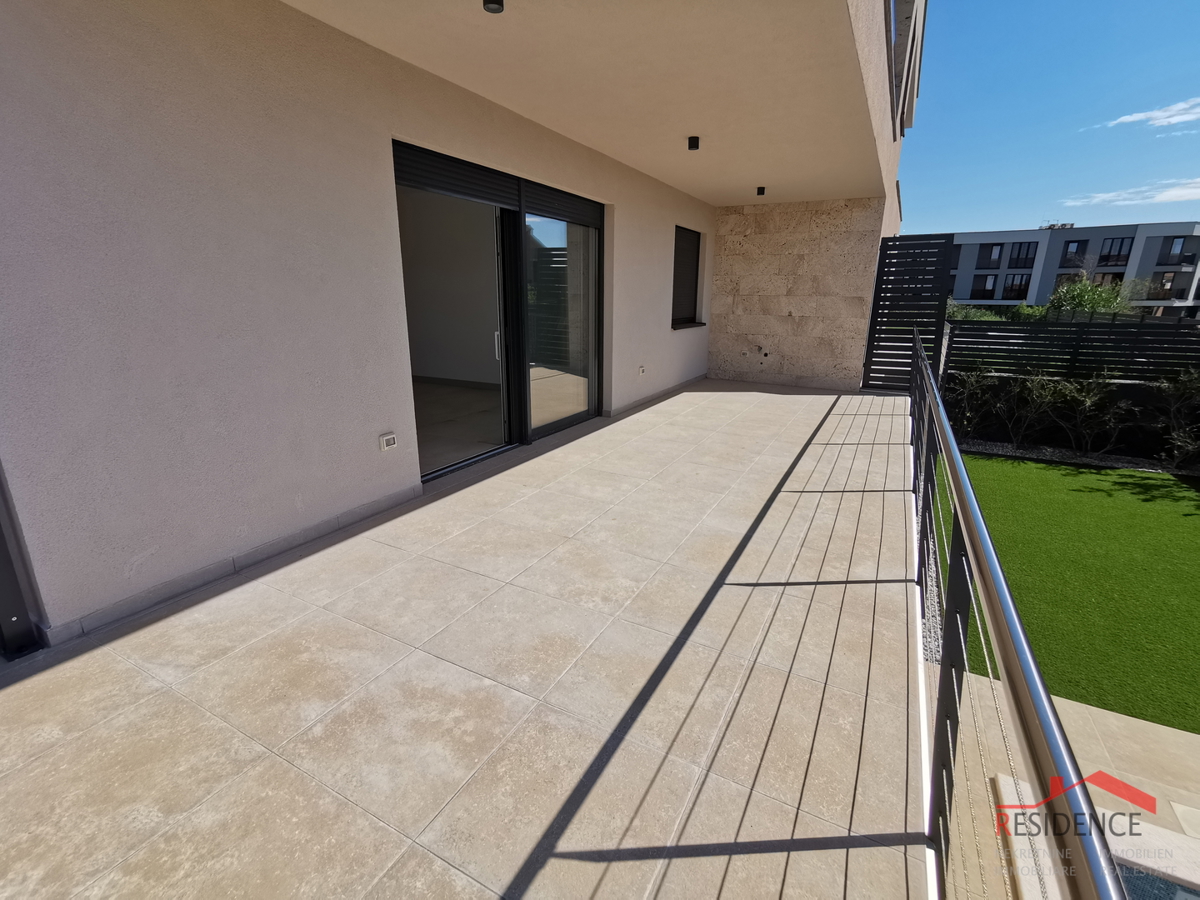 Banjole - Volme, nuovo appartamento al piano terra con piscina e giardino