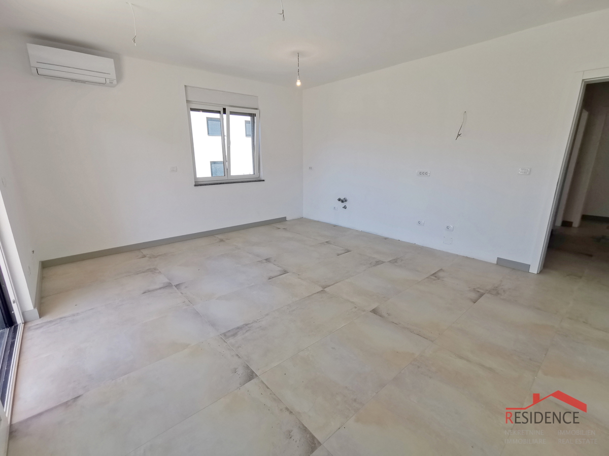 Banjole - Volme, nuovo appartamento al piano terra con piscina e giardino