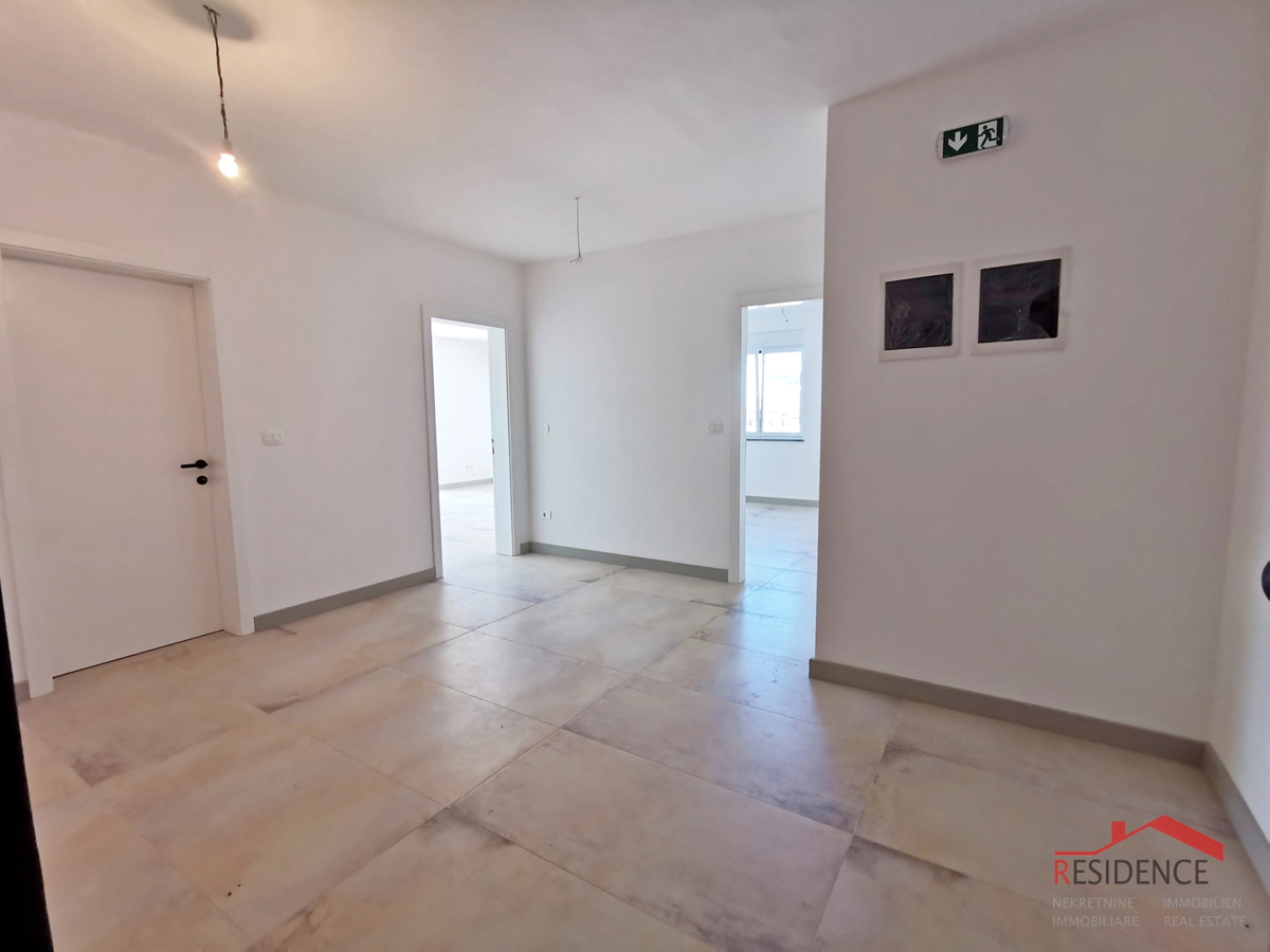 Banjole - Volme, nuovo appartamento al piano terra con piscina e giardino