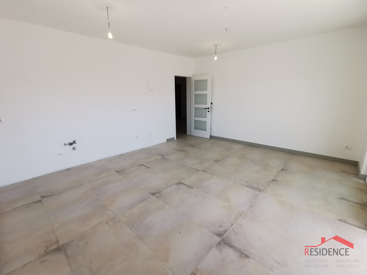 Banjole - Volme, nuovo appartamento al piano terra con piscina e giardino