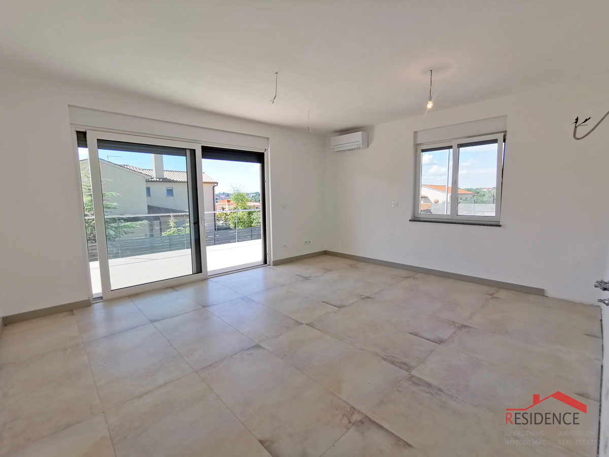 Banjole - Volme, nuovo appartamento al piano terra con piscina e giardino