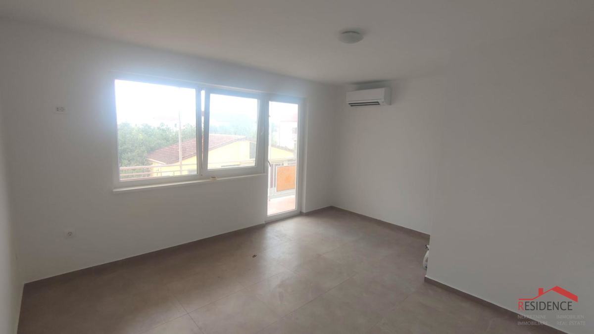 Medolino, casa indipendente con garage