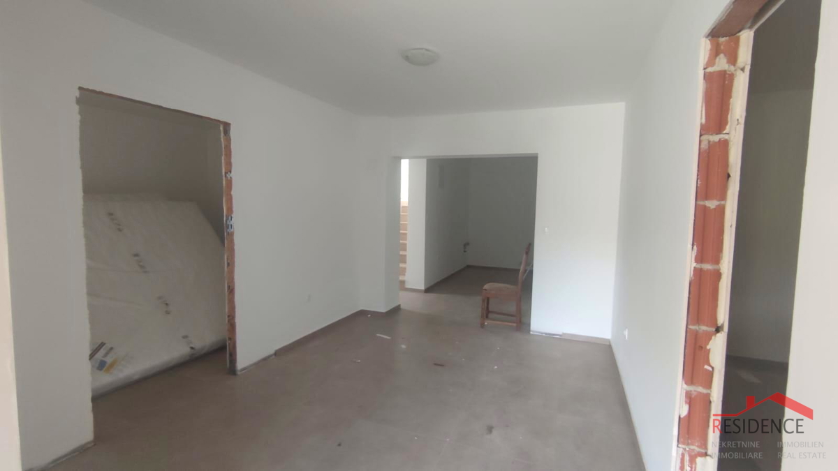 Medolino, casa indipendente con garage