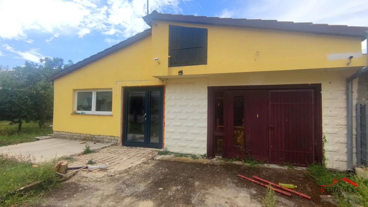 Medolino, casa indipendente con garage