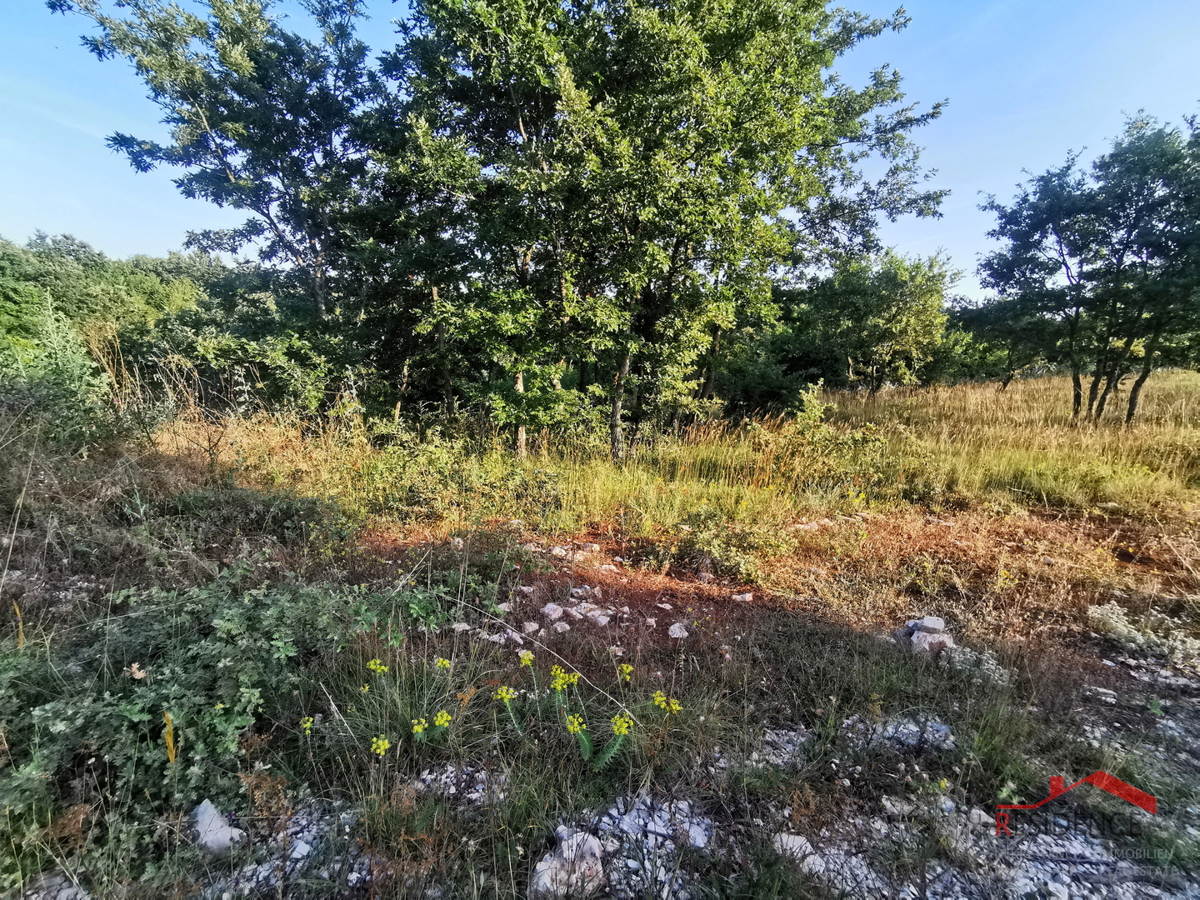 Zona Savičenta, terreno edificabile