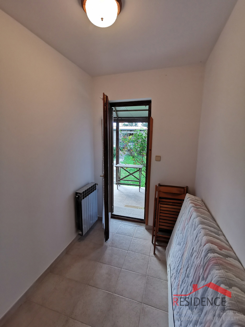 VODNJAN, CASA IN PIETRA CON GIARDINO