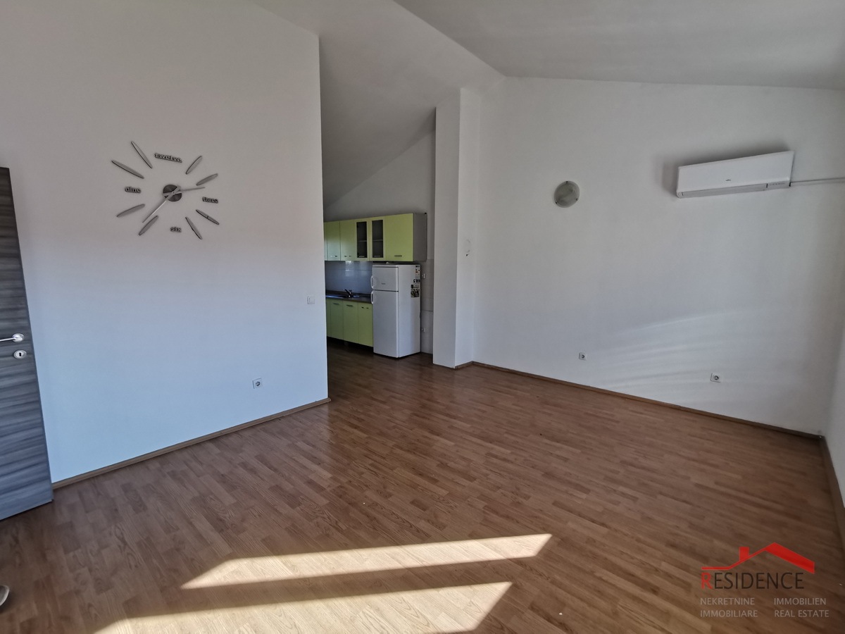 Pola, Gregovica, appartamento al 2° piano, giardino, posto auto