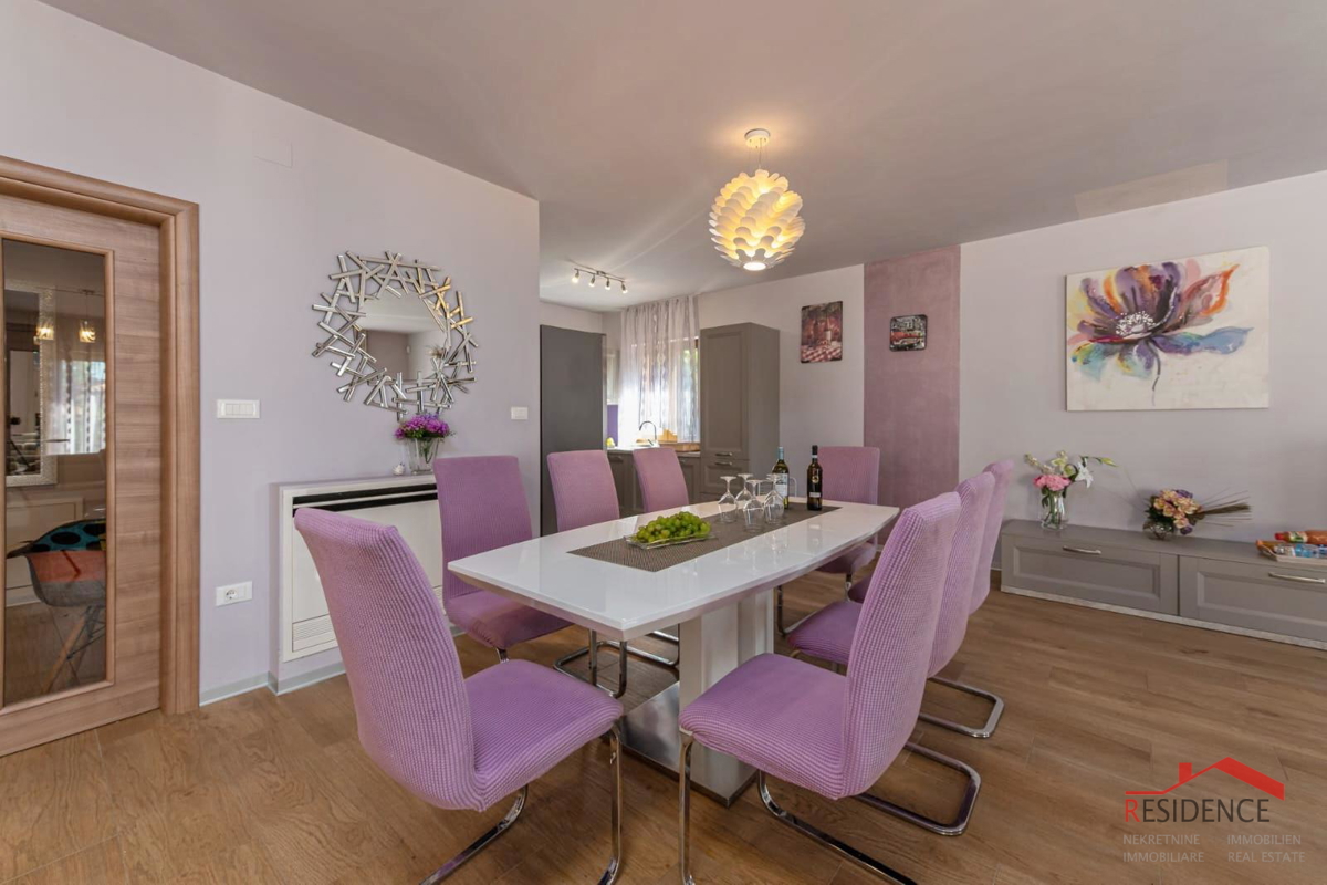 Banjole-Volme, splendido appartamento al piano terra con piscina