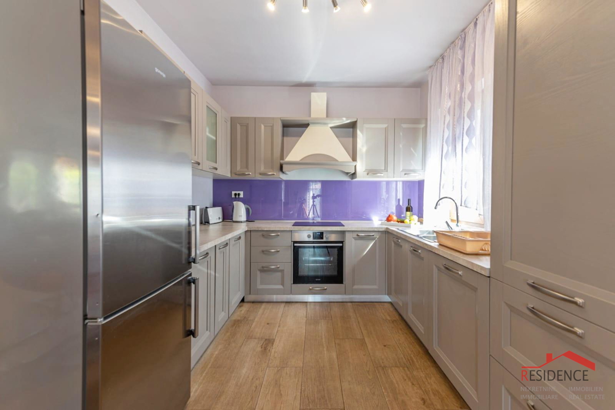 Banjole-Volme, splendido appartamento al piano terra con piscina