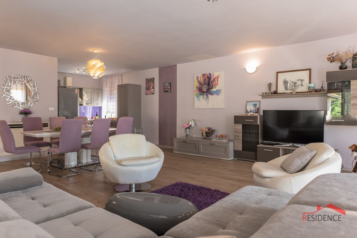 Banjole-Volme, splendido appartamento al piano terra con piscina