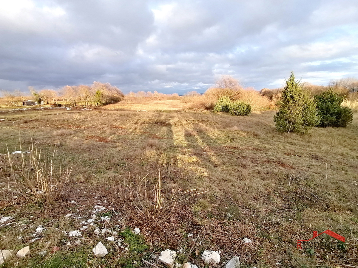 HRELJIĆI, TERRENO EDIFICABILE