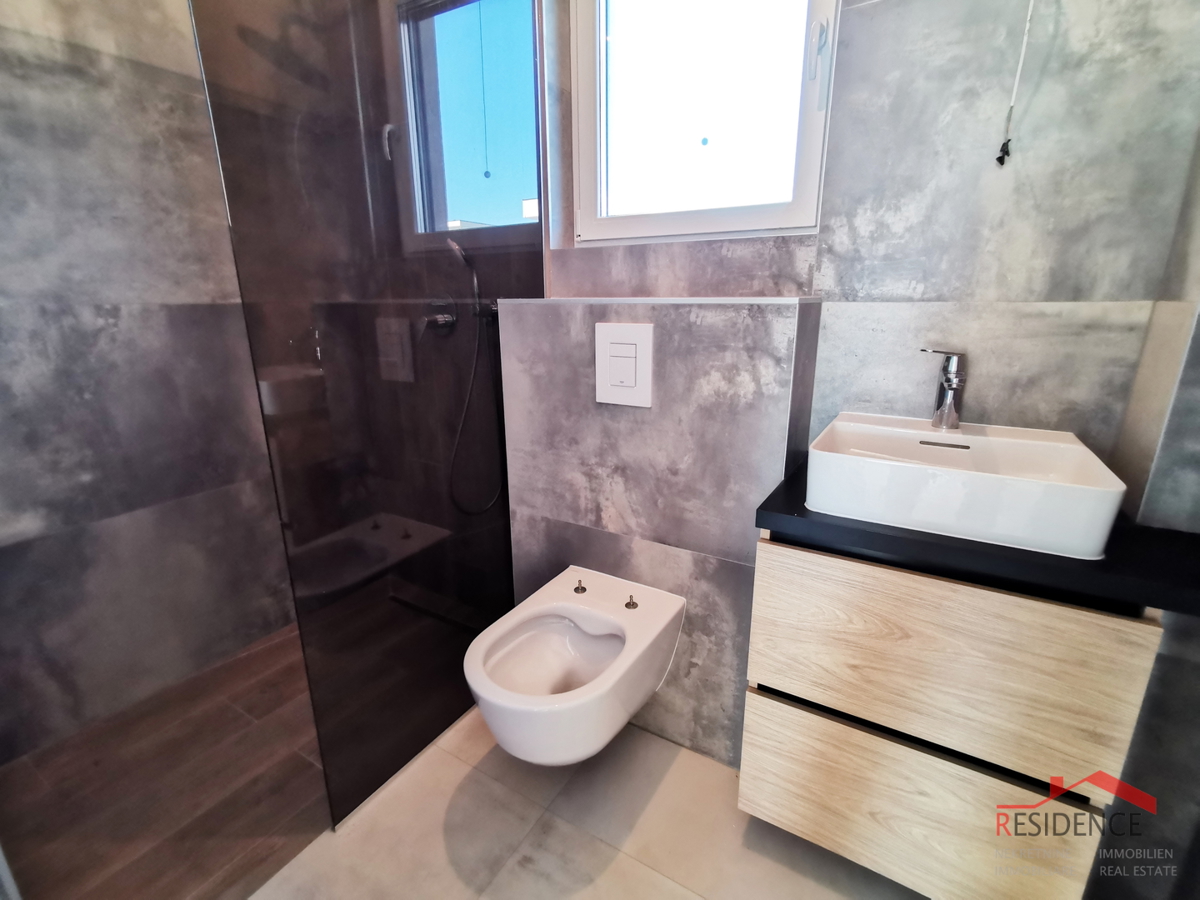 Banjole -  Volme, nuovo appartamento al piano terra con piscina e giardino, garage