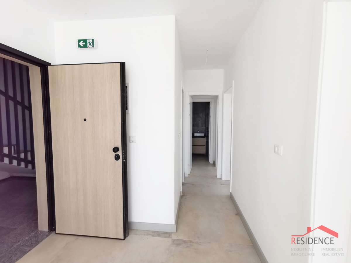 Banjole -  Volme, nuovo appartamento al piano terra con piscina e giardino, garage