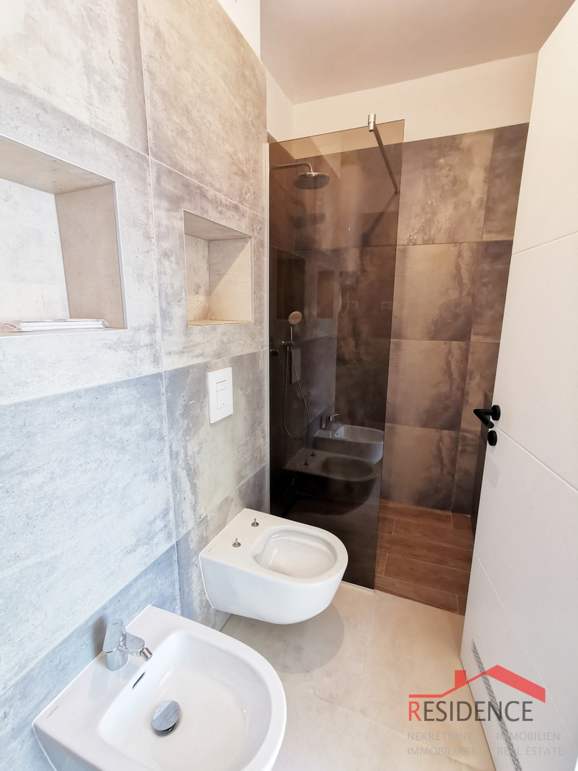 Banjole -  Volme, nuovo appartamento al piano terra con piscina e giardino, garage