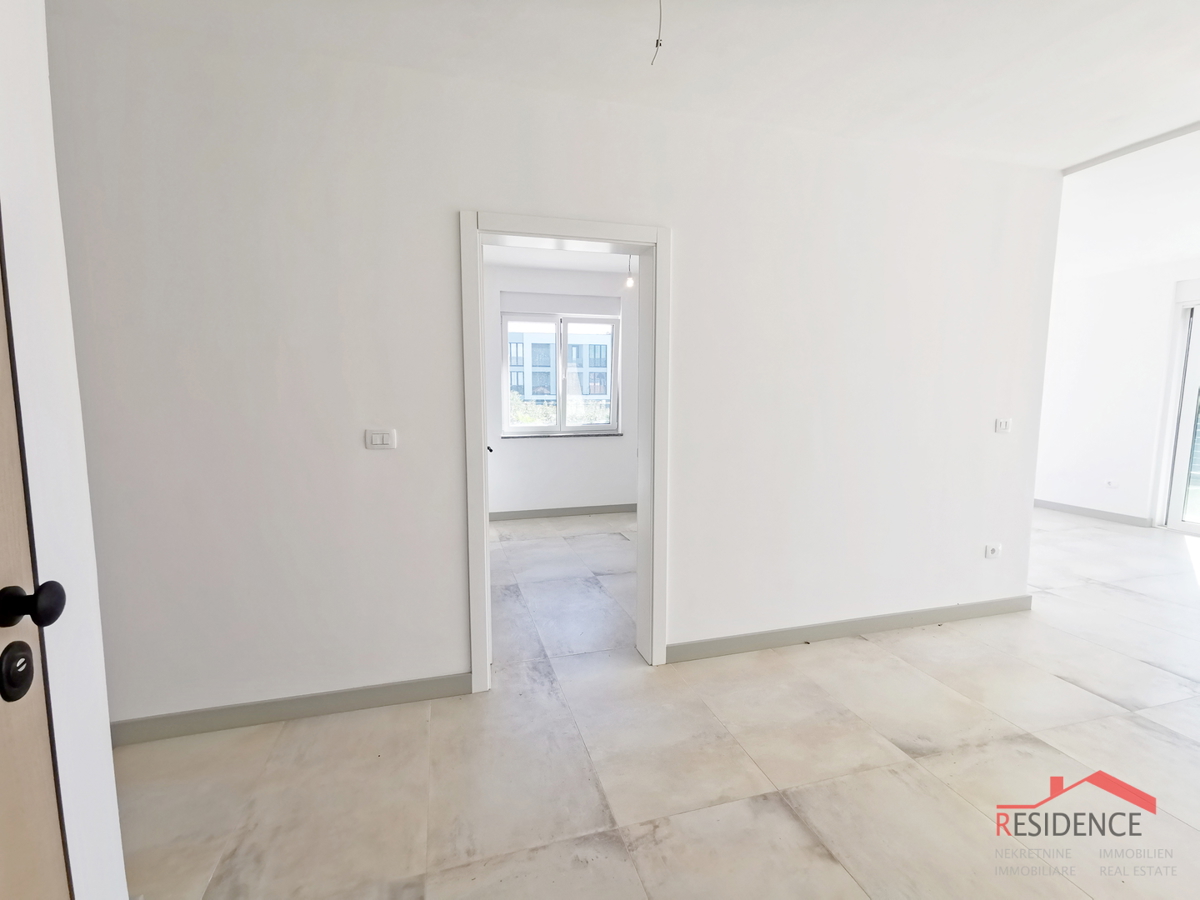 Banjole -  Volme, nuovo appartamento al piano terra con piscina e giardino, garage