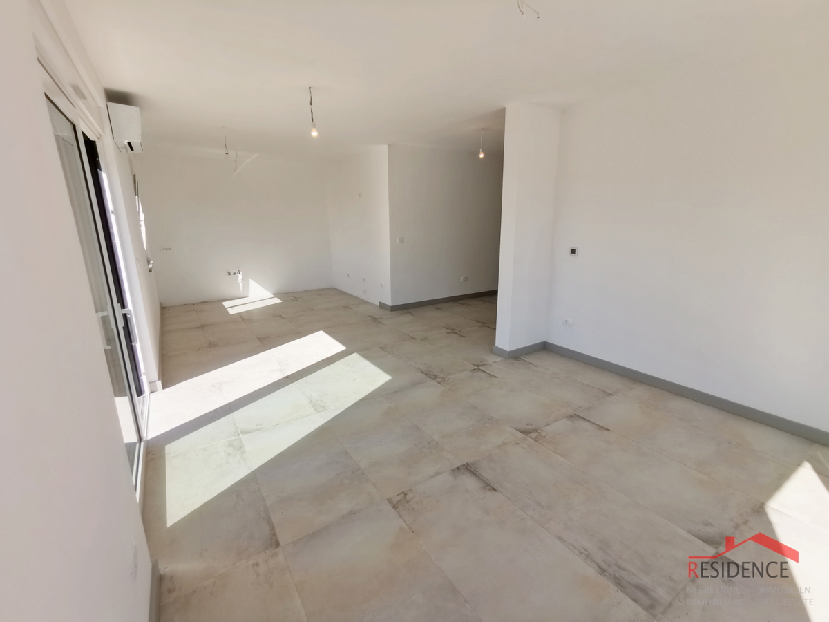 Banjole -  Volme, nuovo appartamento al piano terra con piscina e giardino, garage