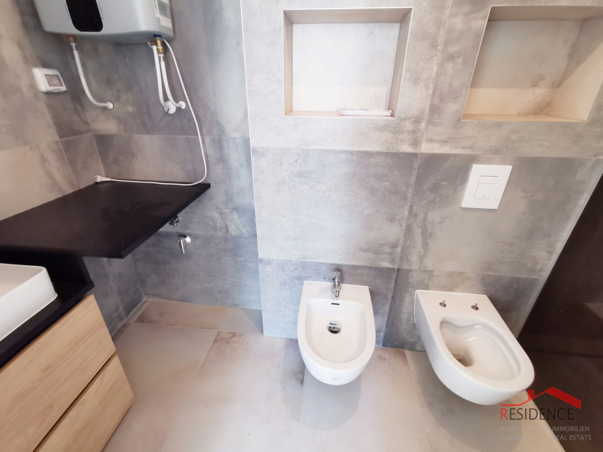 Banjole -  Volme, nuovo appartamento al piano terra con piscina e giardino, garage