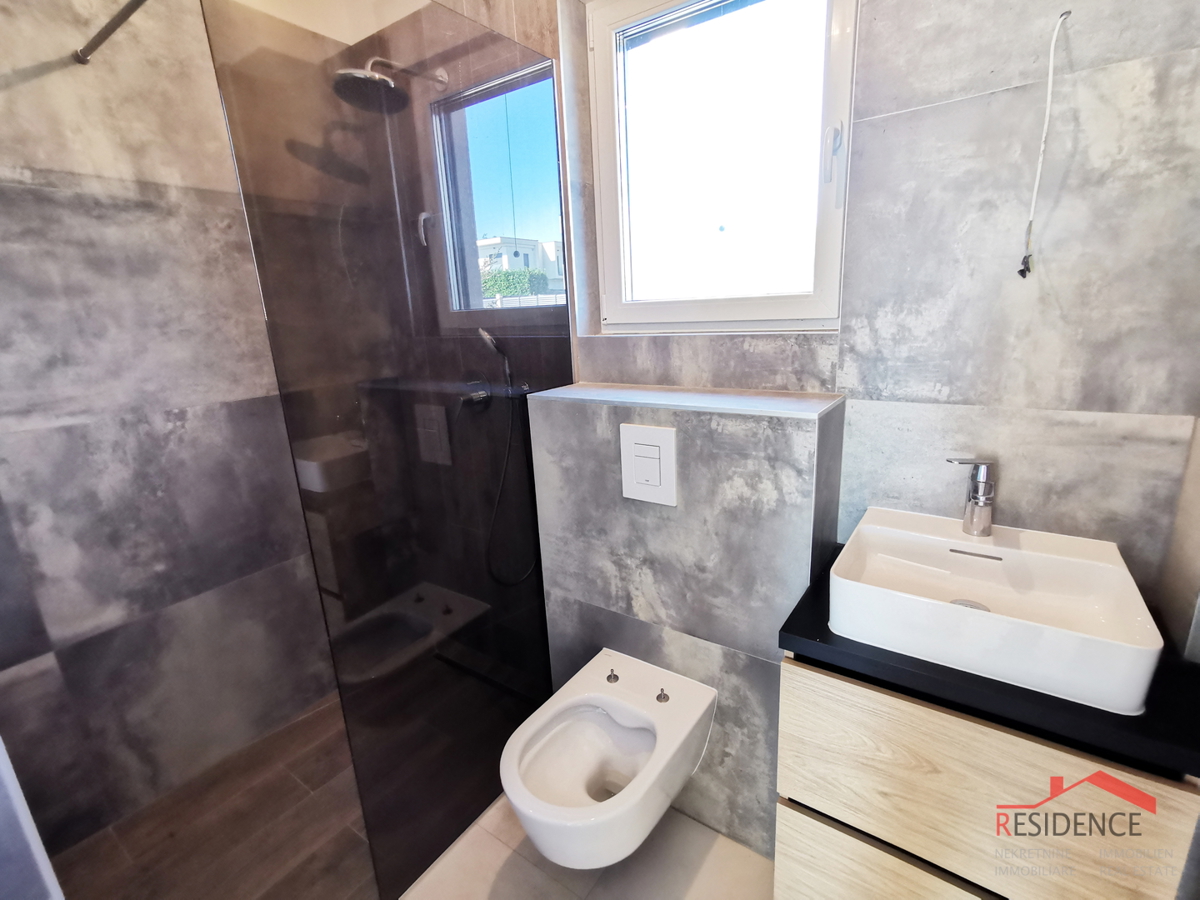 Banjole -  Volme, nuovo appartamento al piano terra con piscina e giardino, garage