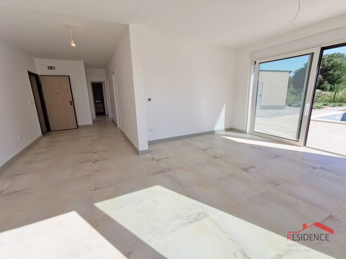 Banjole -  Volme, nuovo appartamento al piano terra con piscina e giardino, garage