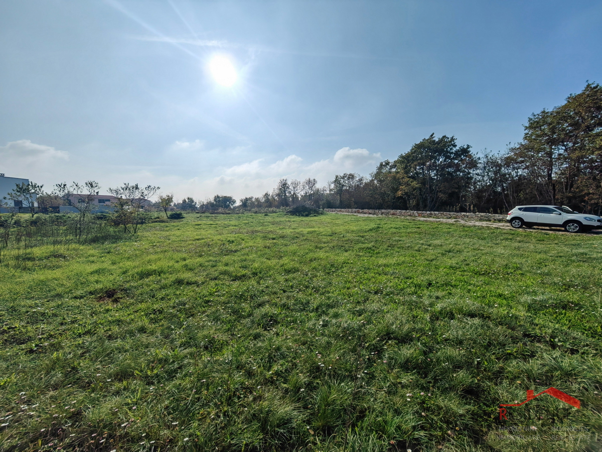 CUKRIĆI - SVETI KIRIN, TERRENO EDIFICABILE CON PERMESSO DI COSTRUIRE