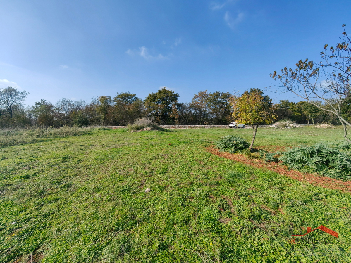 CUKRIĆI - SVETI KIRIN, TERRENO EDIFICABILE CON PERMESSO DI COSTRUIRE
