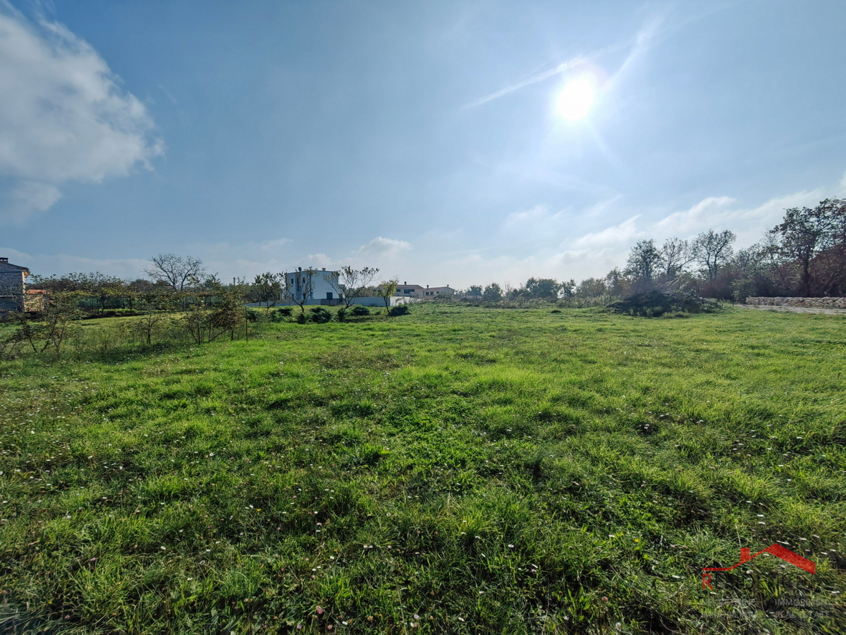 CUKRIĆI - SVETI KIRIN, TERRENO EDIFICABILE CON PERMESSO DI COSTRUIRE