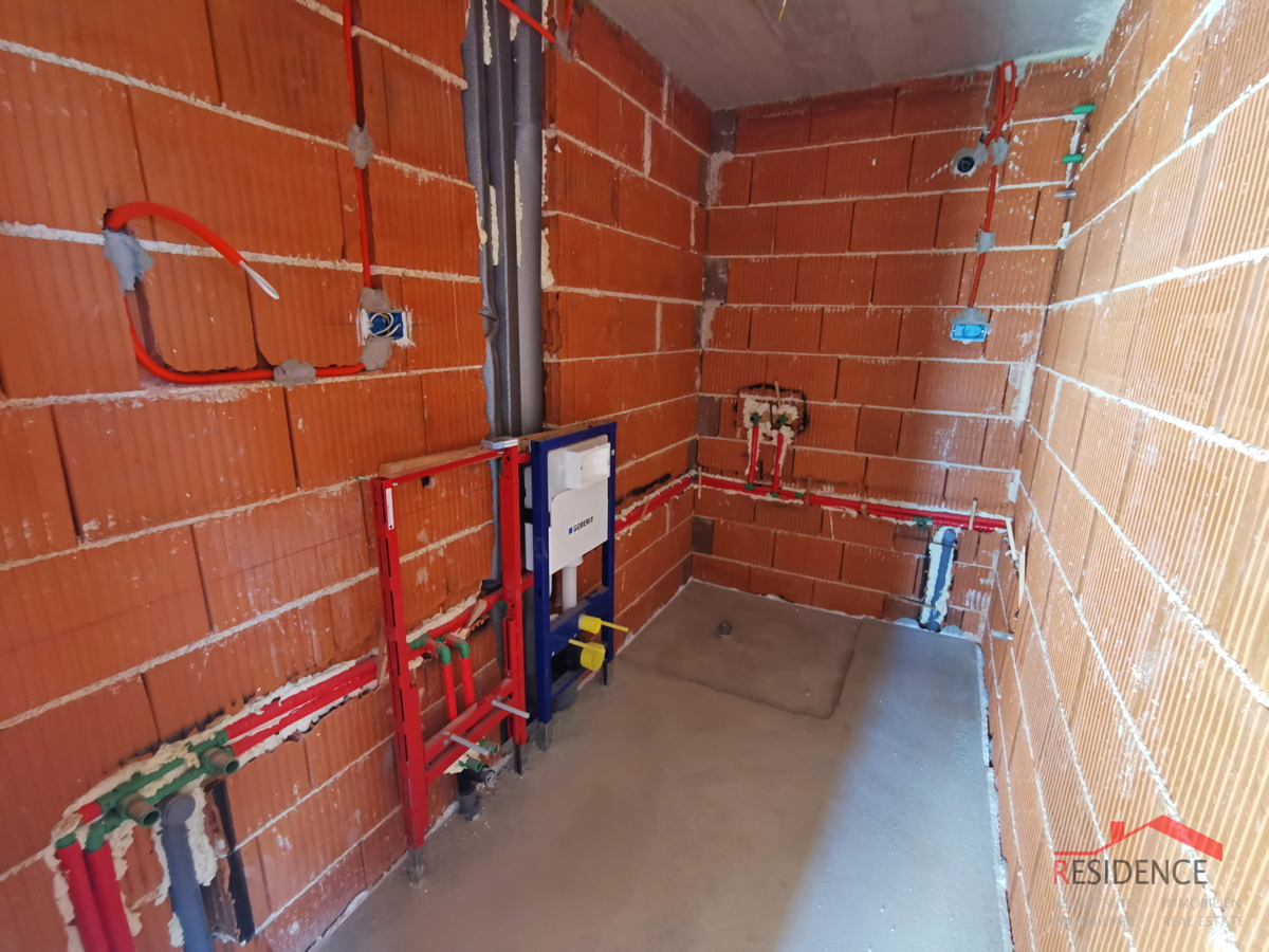 Pola, Valdebek, appartamento al 2° piano, garage