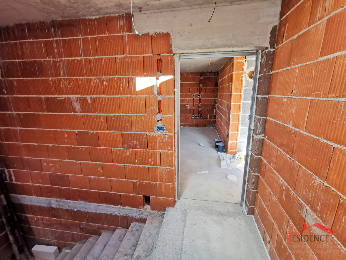 Pola, Valdebek, appartamento al 2° piano, garage