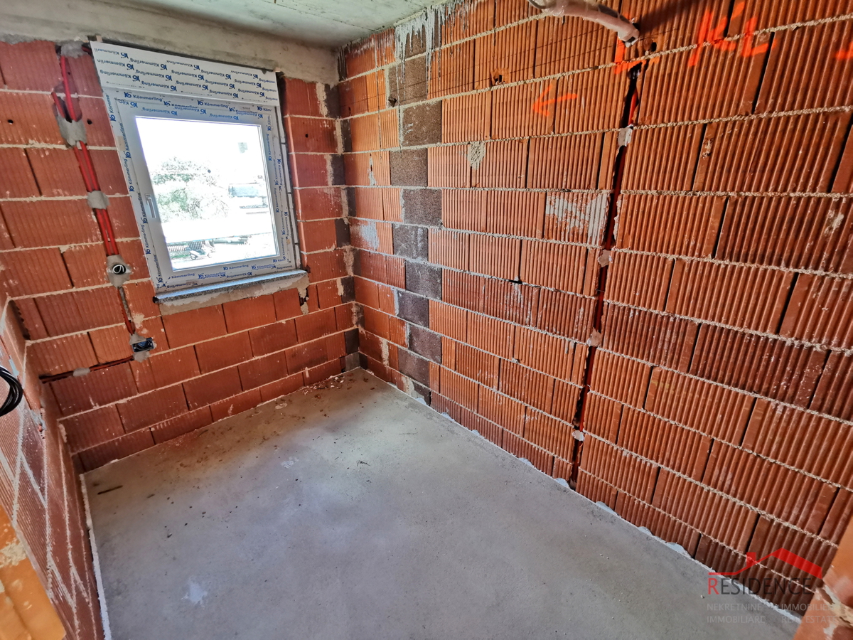 Pola, Valdebek, appartamento al 2° piano, garage