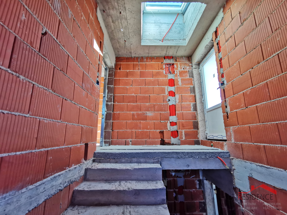 Pola, Valdebek, appartamento al 2° piano, garage