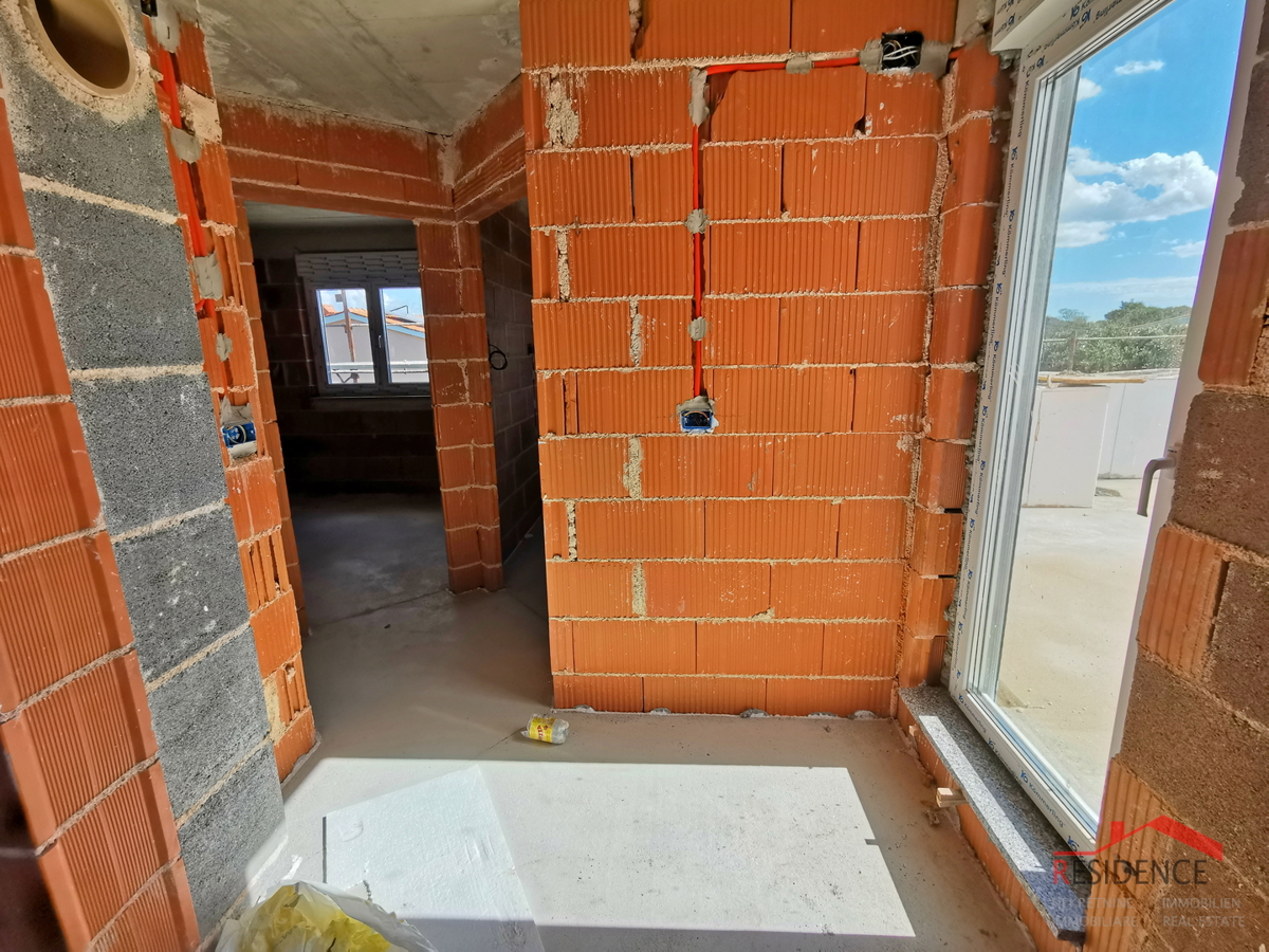 Pola, Valdebek, appartamento al 2° piano, garage